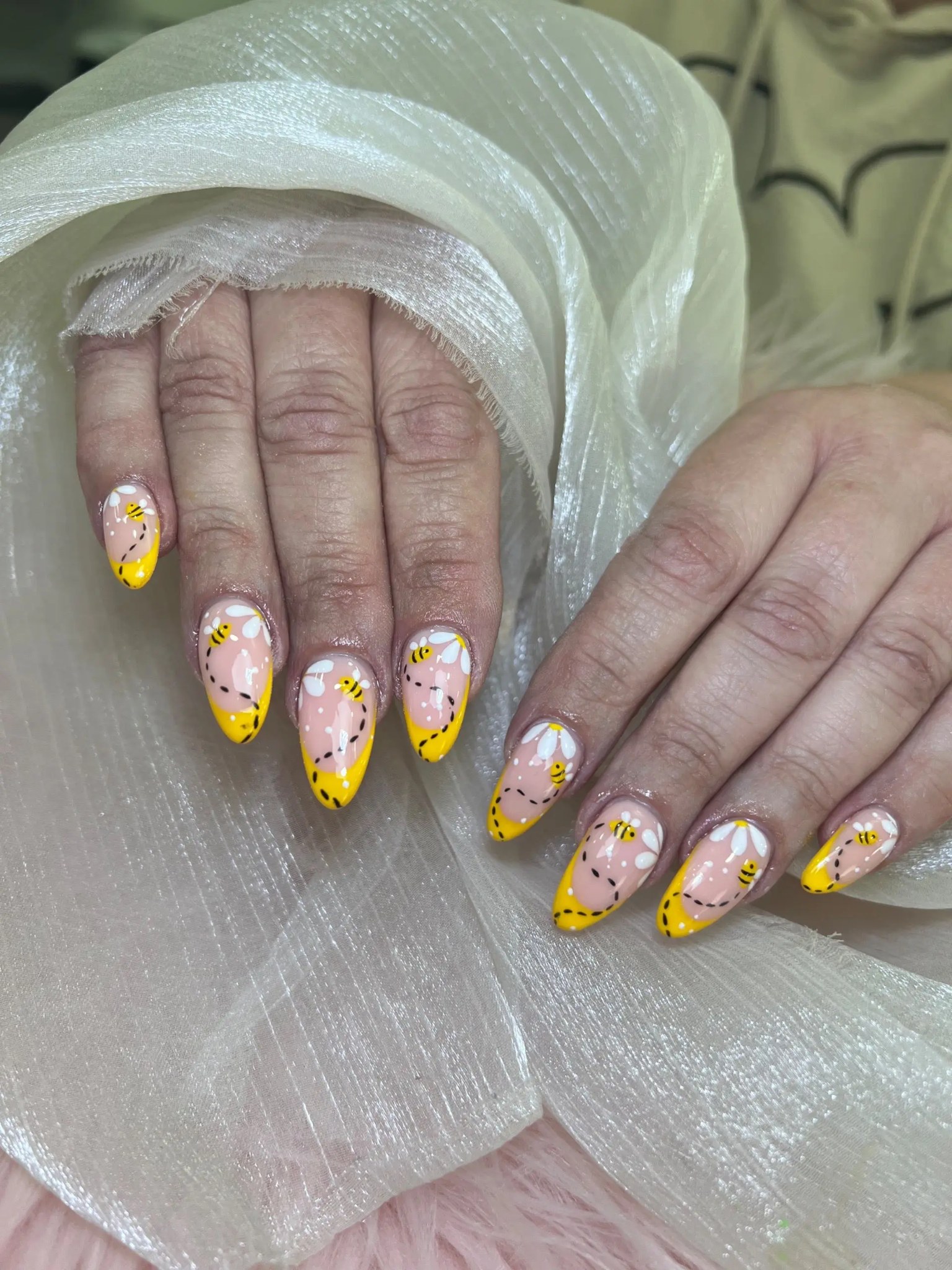Butter yellow tips with dotted art